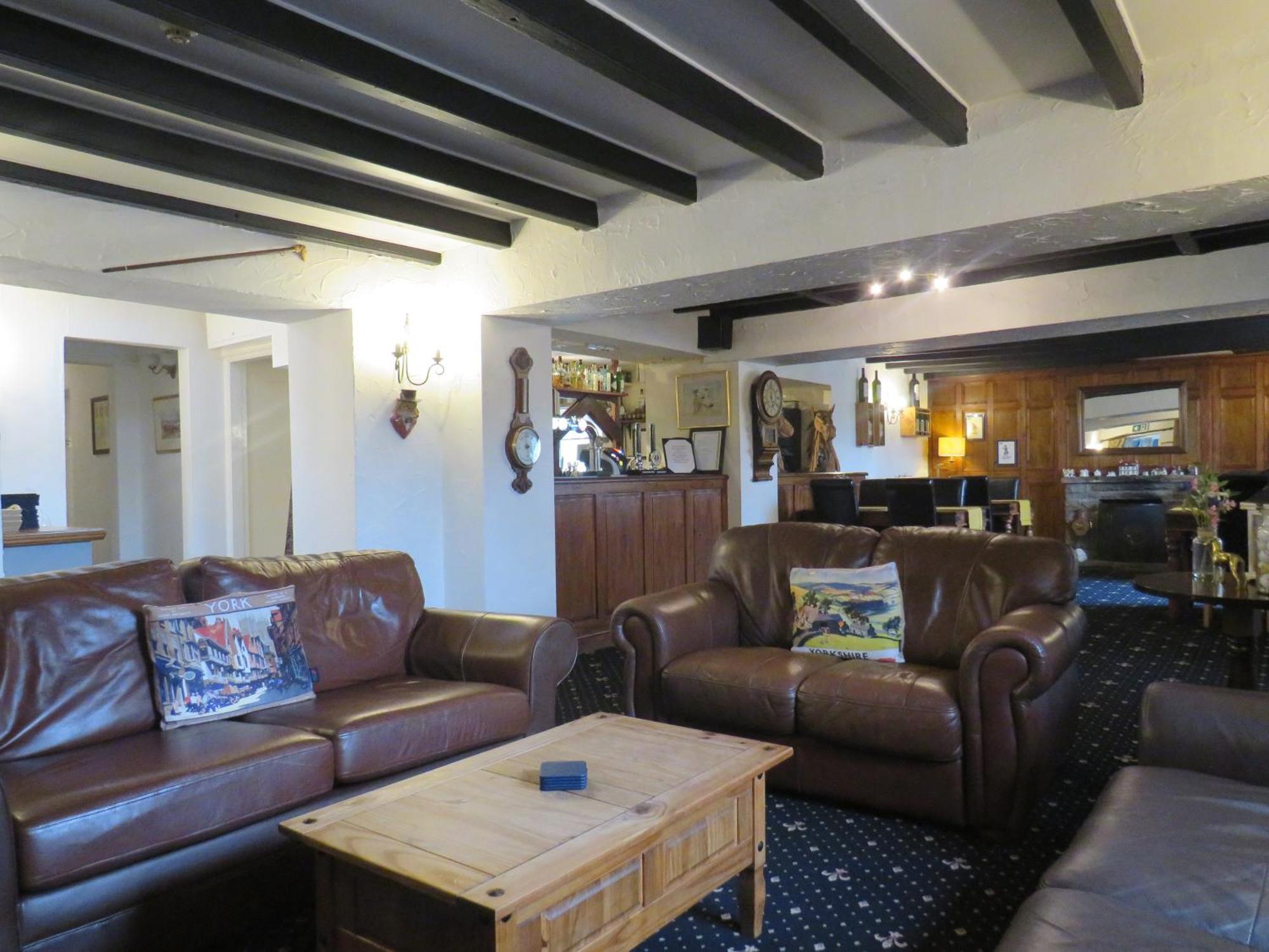 Ganton Greyhound Inn Exterior photo